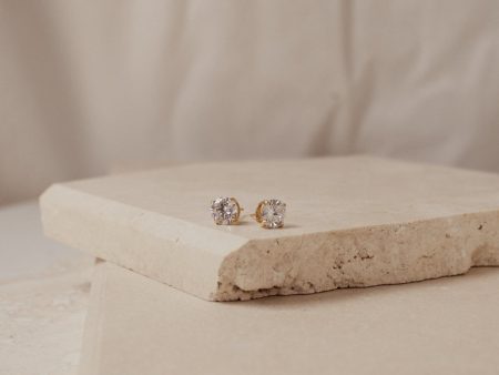 Round Diamond Studs Sale